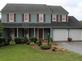 92 Rosewood Dr, Brownstown, PA 17508