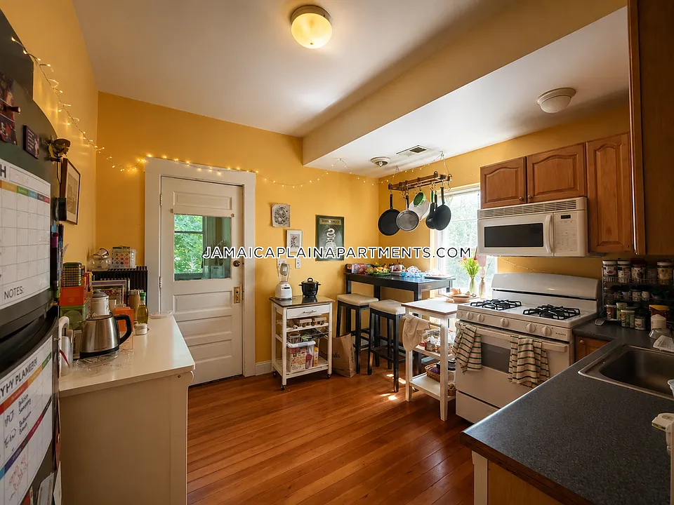 58 Brookside Ave #3