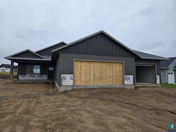 1108 N Slate Ave, Brandon, SD 57005
