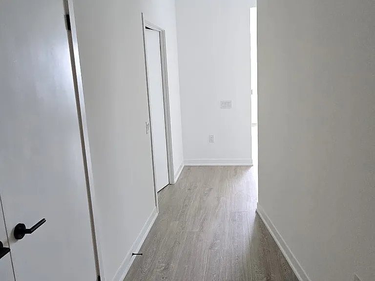 2495 Eglinton Ave W #1613 — Photo 9