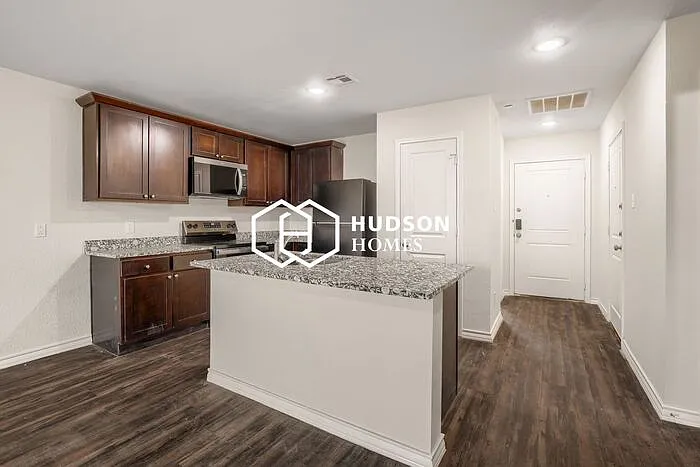 810 Walnut Ave — Photo 5