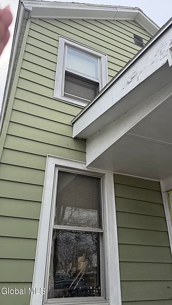 3rd image of 208 14th Street