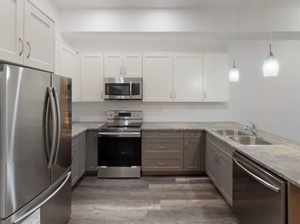 439 Makenny St #202, Hinton, AB T7V 1H3