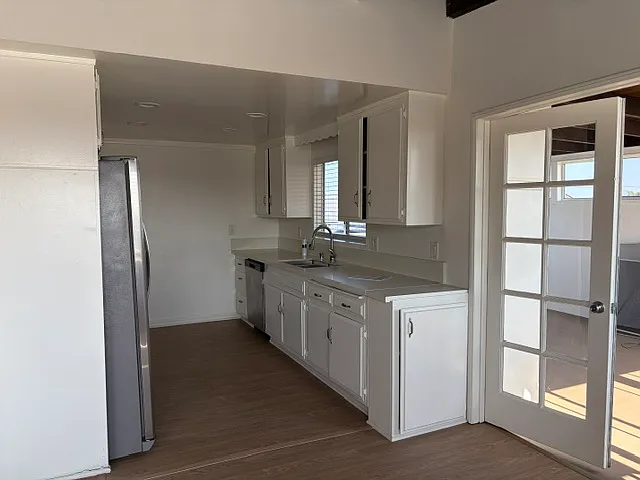 1802 Marshallfield Ln — Photo 13