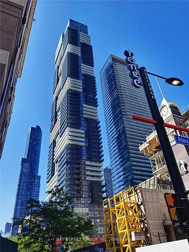 7 Grenville St #4503 Photo 1