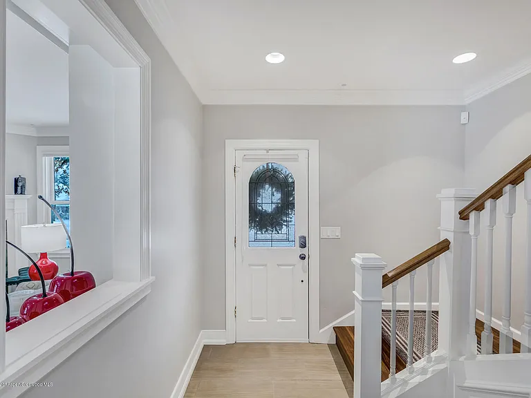 633 W Main St — Photo 33