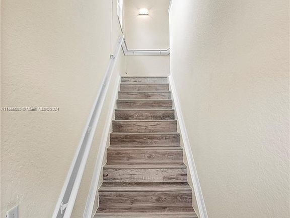 2nd image of 1205 Belmont Ln #1205