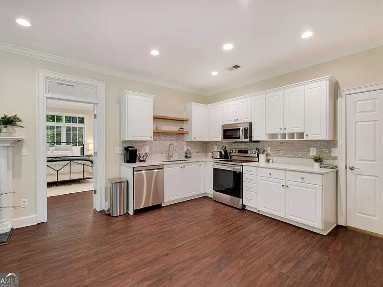 1031 Sandy Creek Rd — Photo 9