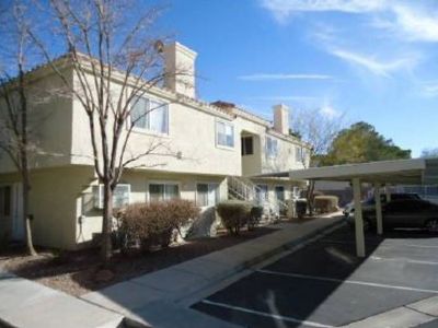 697 Anne Ln, Henderson, NV, 89015