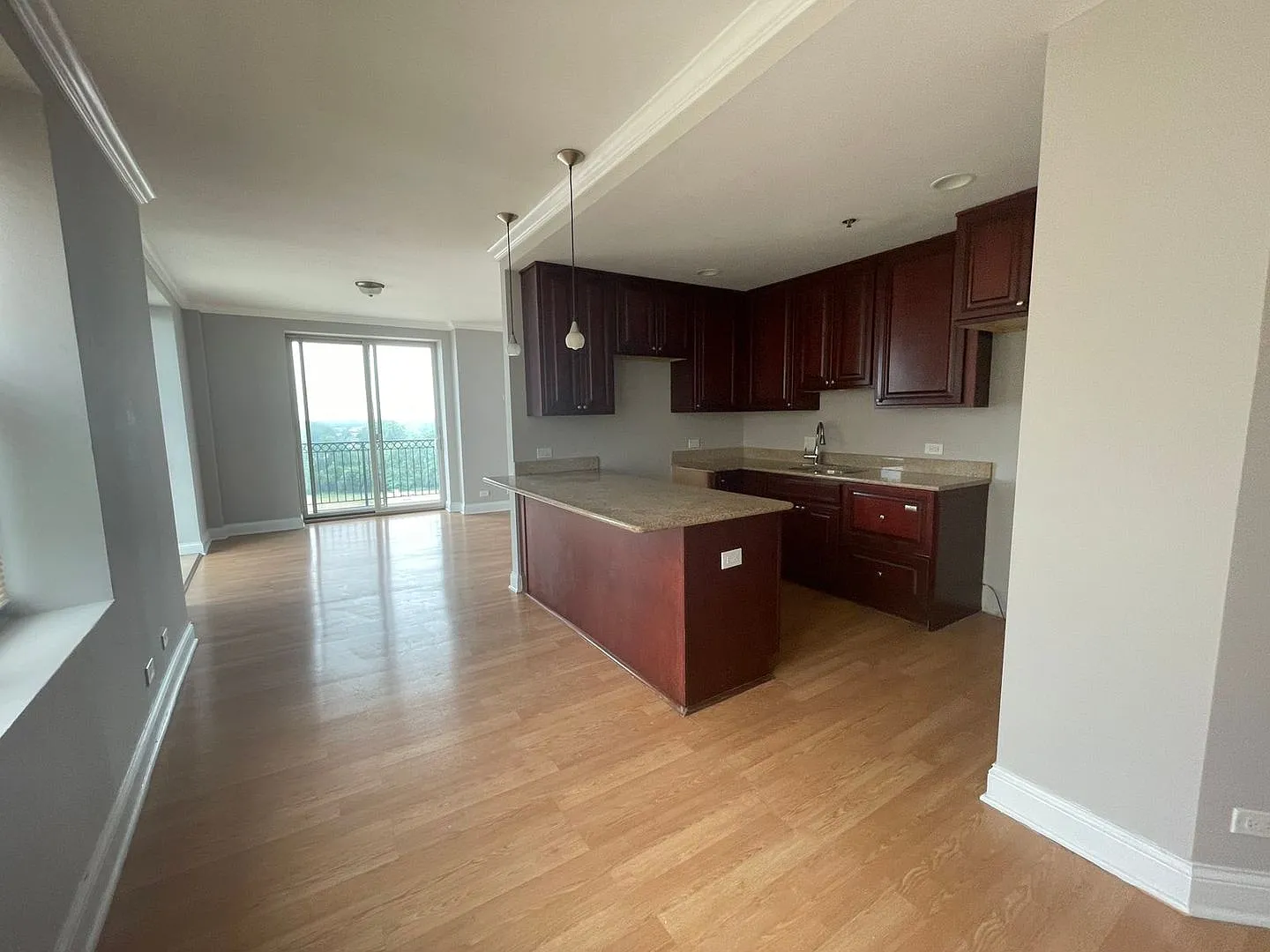 10 N Sheridan Rd. — Photo 4