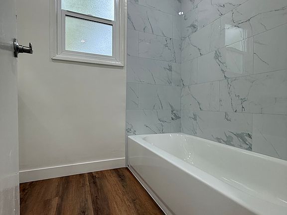 3rd image of 1418 Maple St APT C