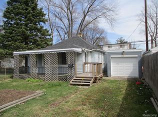 22044 Piper Ave, Eastpointe, MI 48021