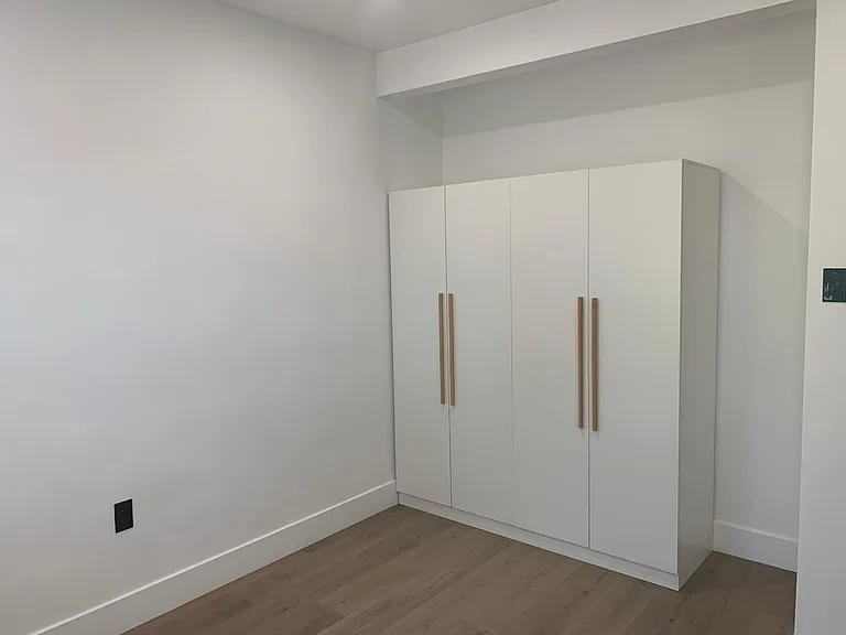 458 Edgewood St #458 — Photo 8