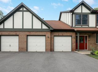 316 Carriage Way #1-B, Bloomingdale, IL 60108