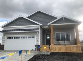 917 Ashley Dr W, West Fargo, ND