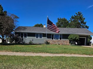 2 E Cleveland St, New Hampton, IA 50659