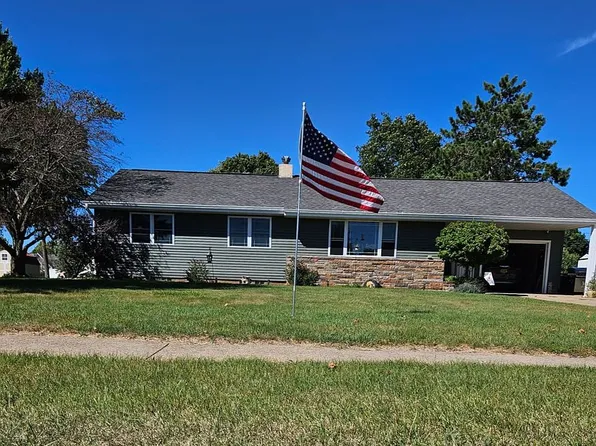 2 E Cleveland St, New Hampton, IA 50659