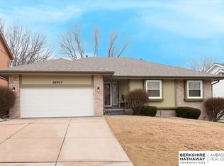 16917 Holmes Cir, Omaha, NE 68135