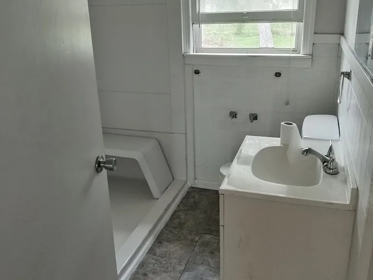 327 S Wanda Dr — Photo 6