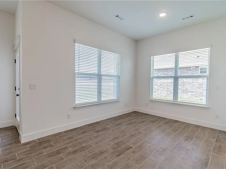 801 Lewis St — Photo 10