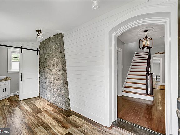2nd image of 219 S Patterson St