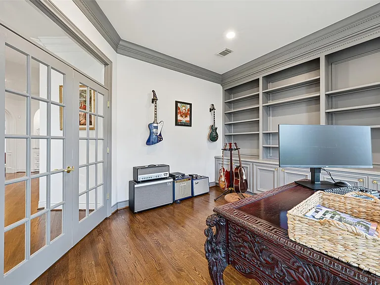 4923 Palmetto St — Photo 8