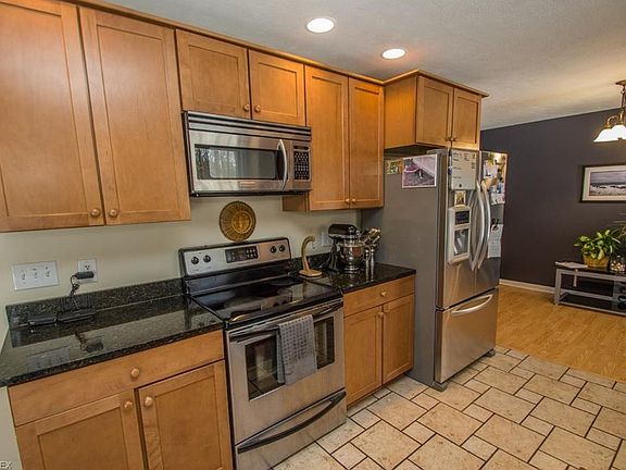 4th image of 15622 Creekwood Ln