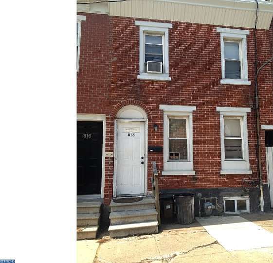1st image of 818 W 5th St