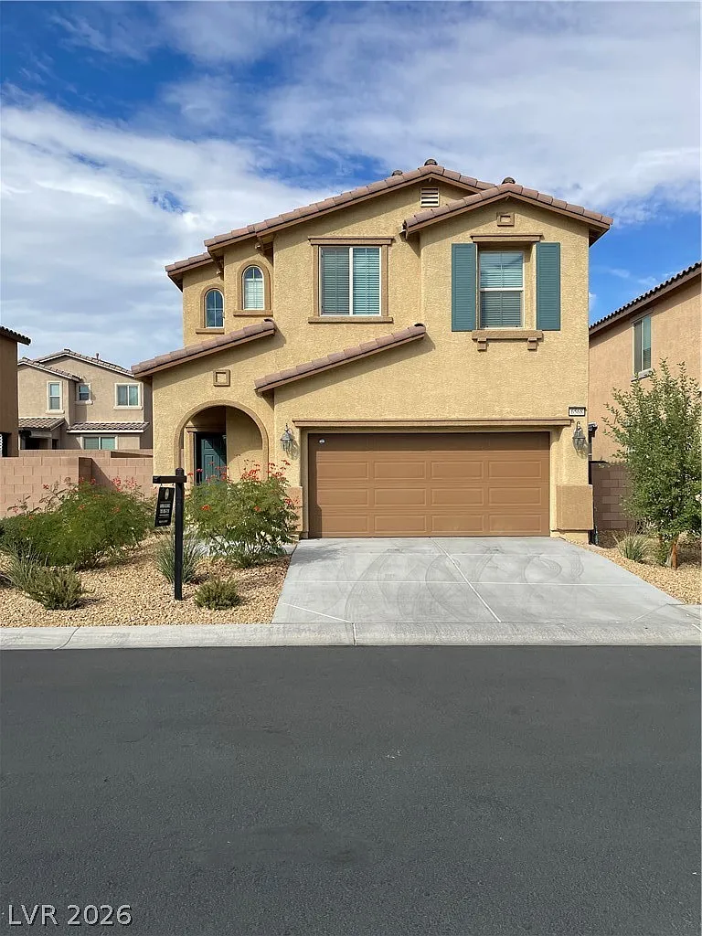 3 bed, 2.5 bath, 1722 sqft, $1,940 — Photo 1