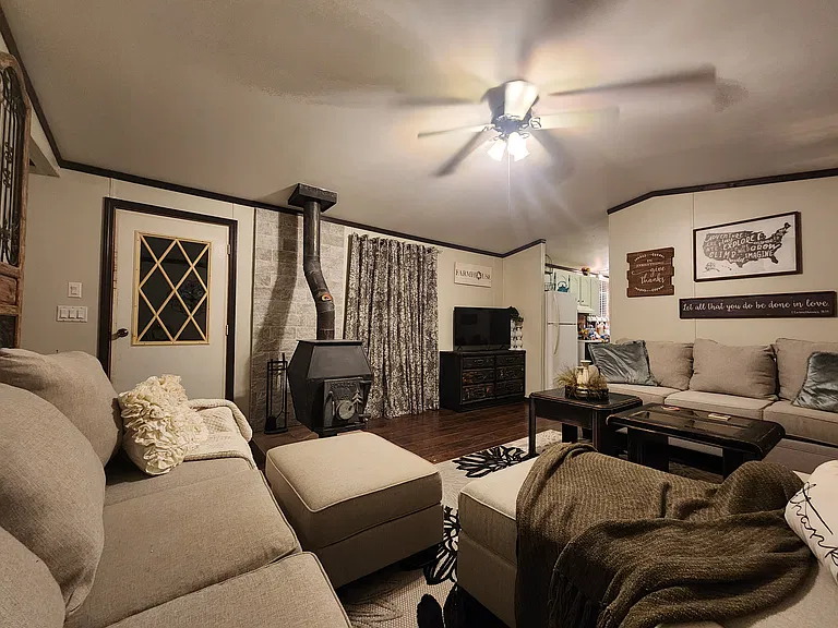 245 Frontier Trl — Photo 2