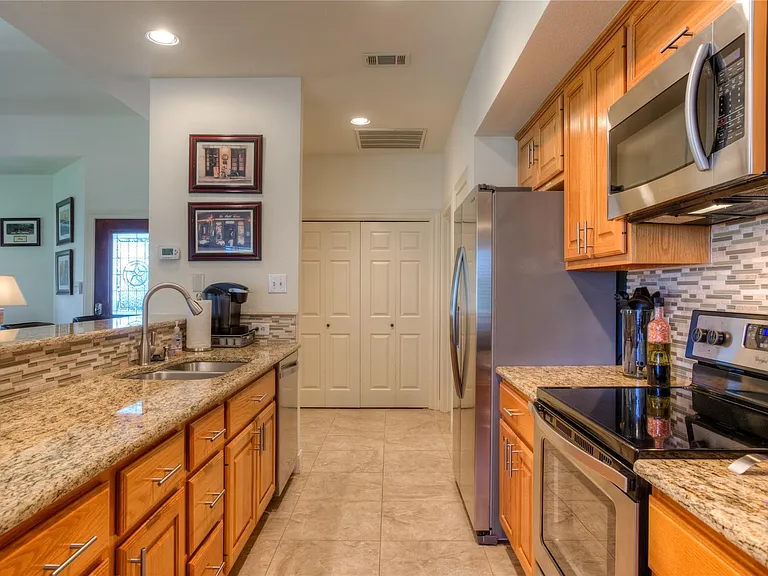 1924 Clubhouse Hill Dr #25 — Photo 8