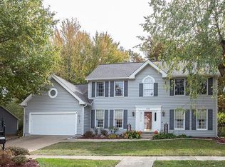 422 Beacon Point Ln, Grover, MO 63040