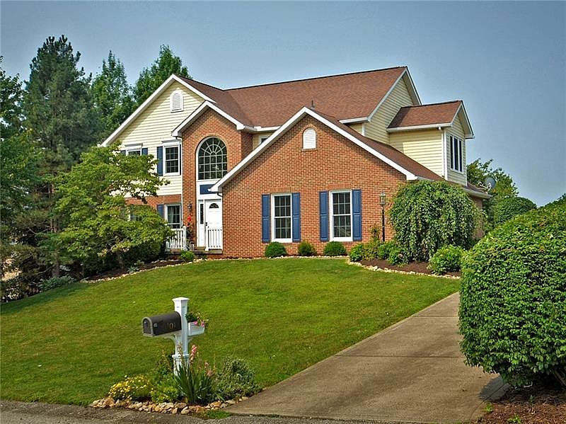 1st image of 101 Berrybush Dr