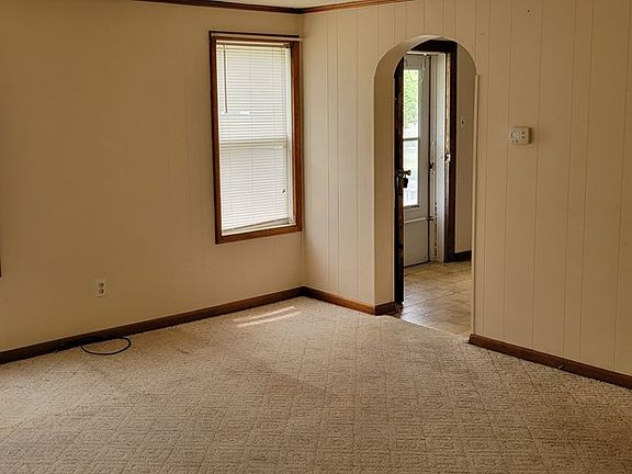 3rd image of 53 E Whitney Ave