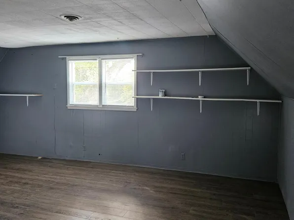 3218 N 66th St #1, Omaha, NE 68104