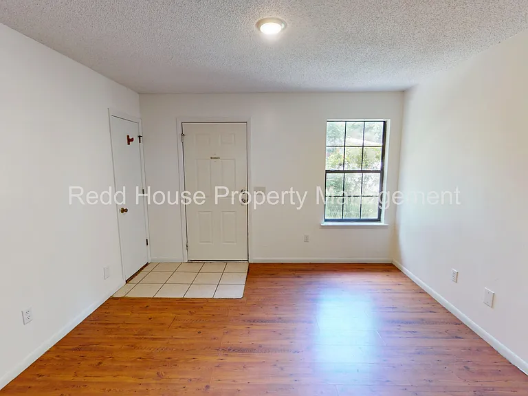 111 Oak Ridge Dr — Photo 6