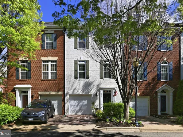 5011 Waple Ln, Alexandria, VA 22304