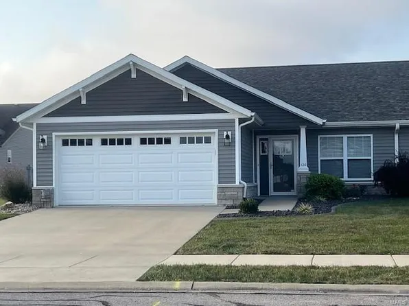 120 Tamarack Ln, Highland, IL 62249