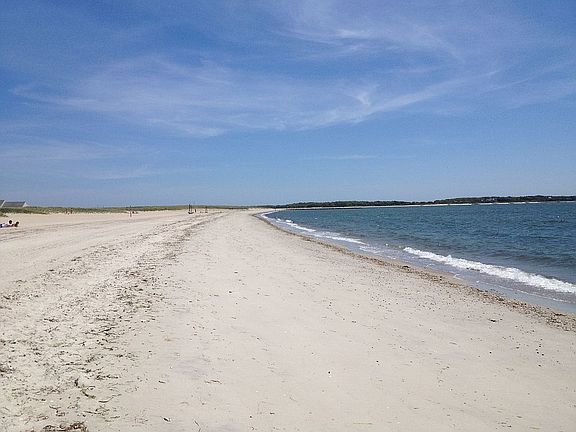 9 min walk to beach