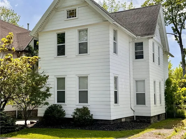 3 Burkhard Pl, Rochester, NY 14620