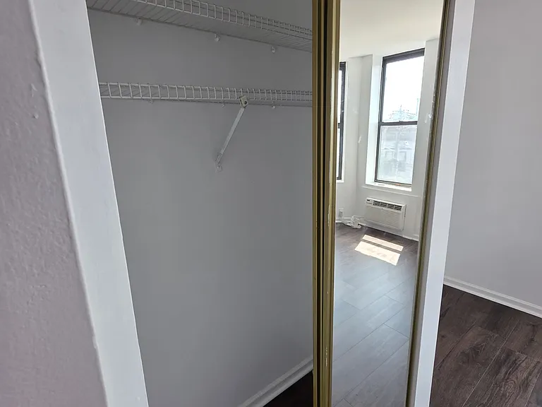 222 48th St #3 — Photo 12