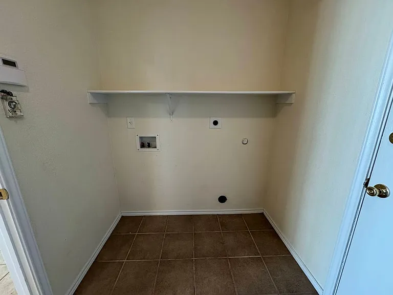 217 Tepee Dr — Photo 12