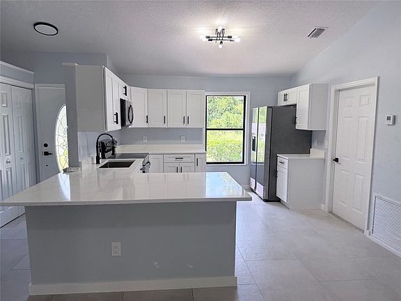 3rd image of 745 17th Ln SW