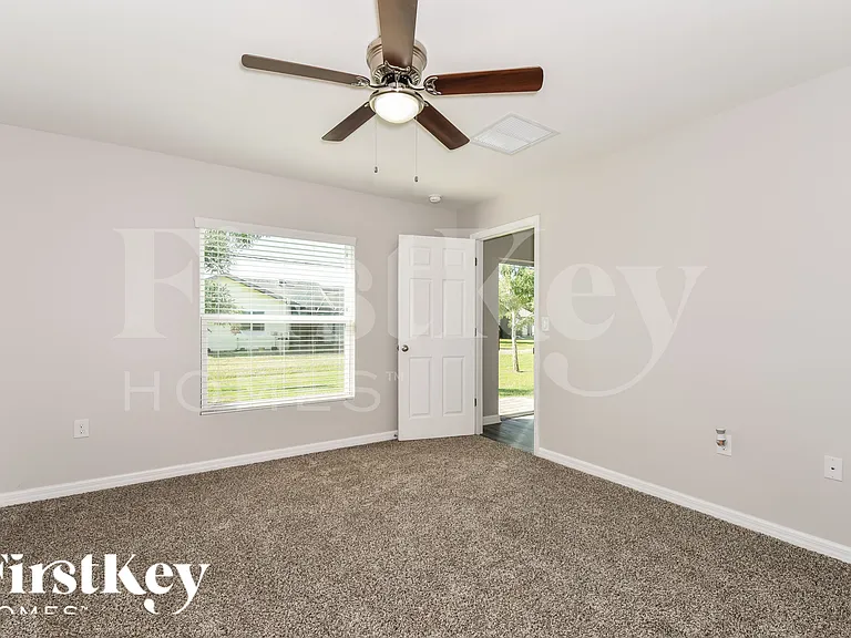 1195 Desmond St — Photo 13