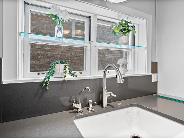 5507 N Artesian Ave #1 — Photo 16