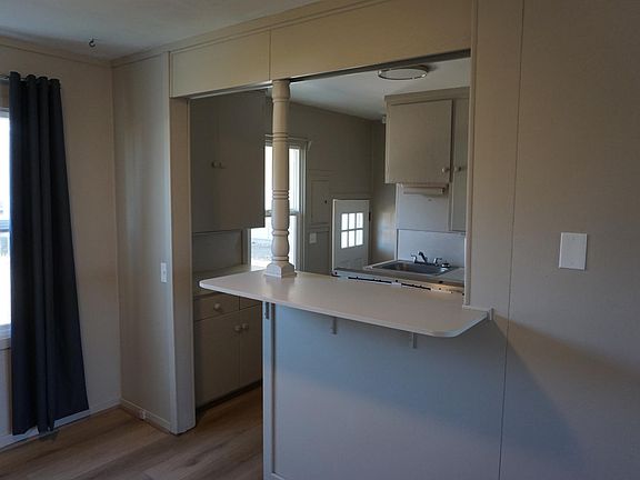 4th image of 220 Cullum Ave