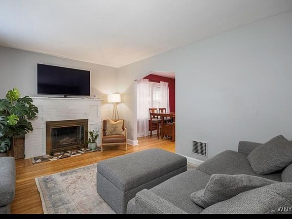 4th image of 28 University Ct