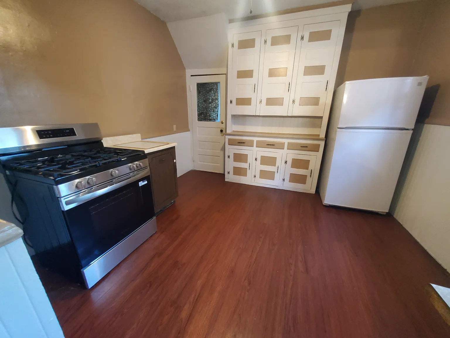 2 bed, 1125 sqft, $1,050 — Photo 2