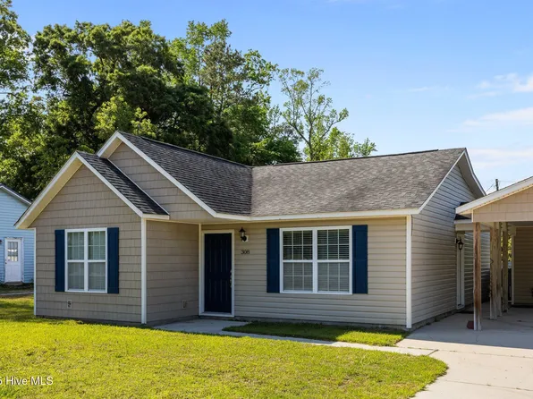 308 E Ashe Street, Burgaw, NC 28425