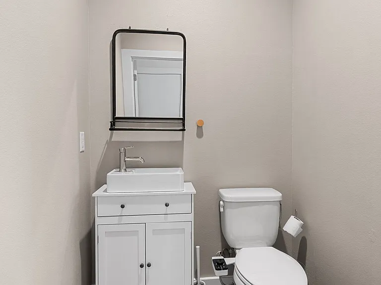 705 N Bluff Dr #6 — Photo 18